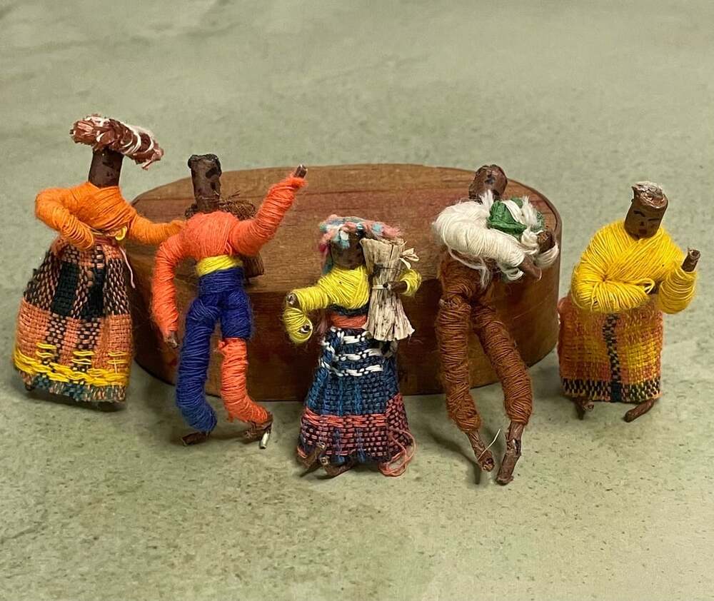 Vintage Guatemalan Worry Dolls Set of 5 Miniature Folk Art Figurines